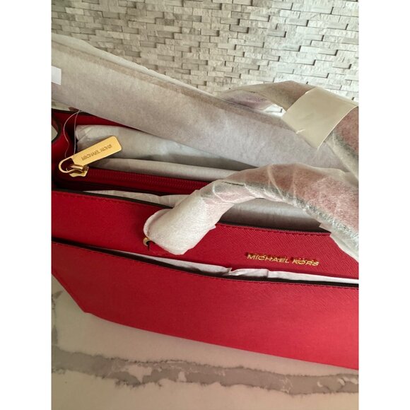 New Michael Kors Jet Set Travel Large Saffiano Bright Red Leather Pocket Tote - Picture 6 of 7